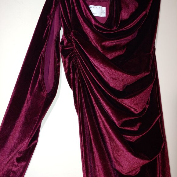 ASOS DESIGN velvet wrap around neckline midi dress in burgundy Size 8 - Picture 6 of 9